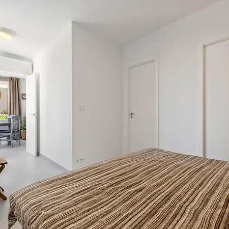 Apartman Sunny Near Playamar *